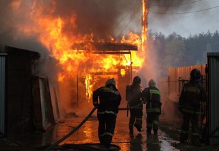 Погиб мужчина во время пожара под Шахтами