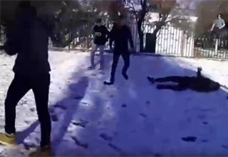 Подростки жестоко избили школьника толпой в школе под Шахтами