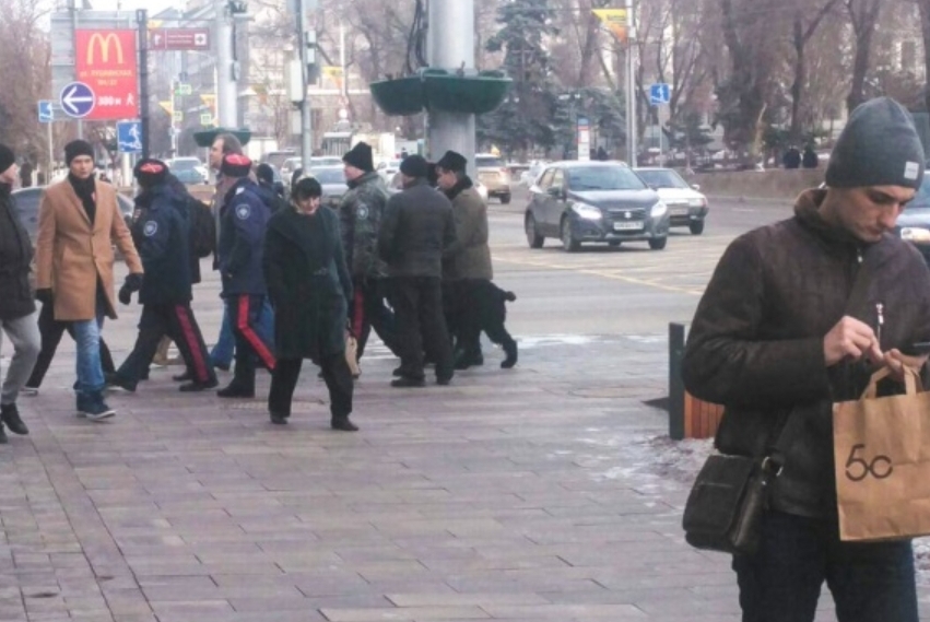 В центре Ростова задержали участницу одиночного пикета