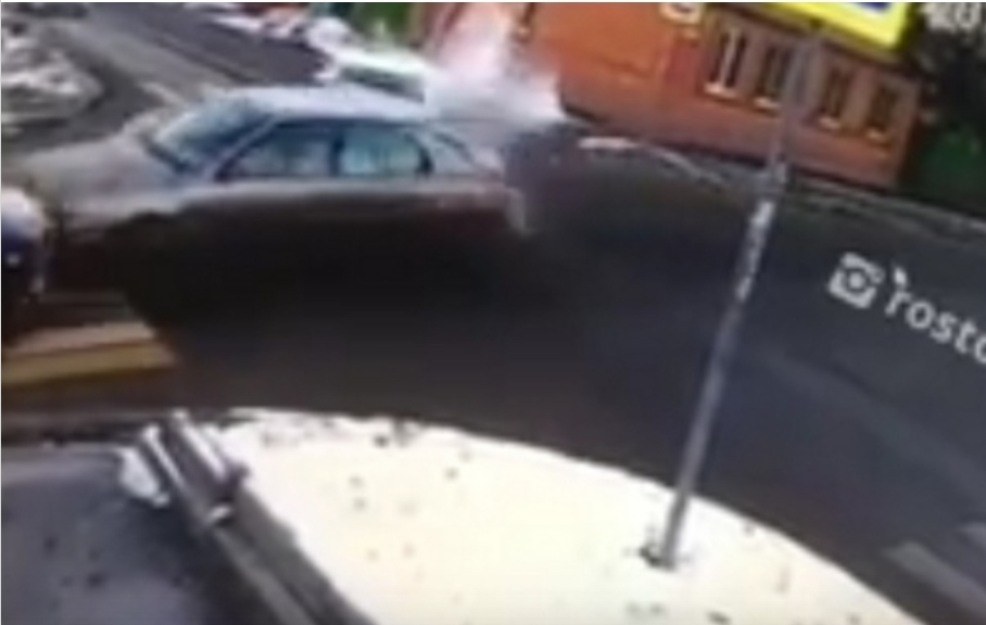 Злополучный перекресток: в Ростове на видео попало ДТП с тремя легковушками