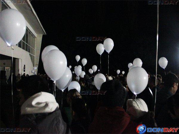 В Азове прошел «Час Земли»